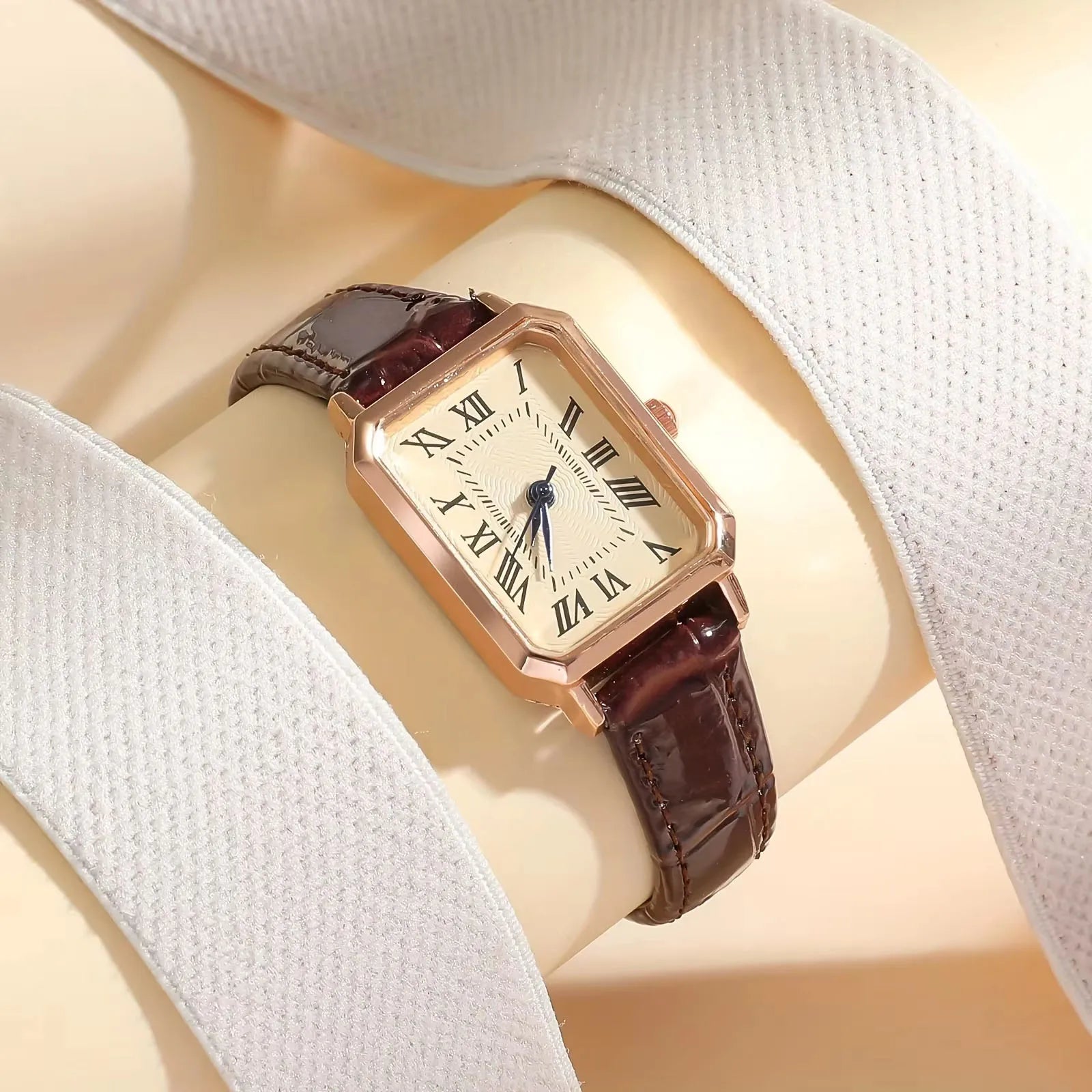 Women's Minimalist Leather Quartz Wrist Watch