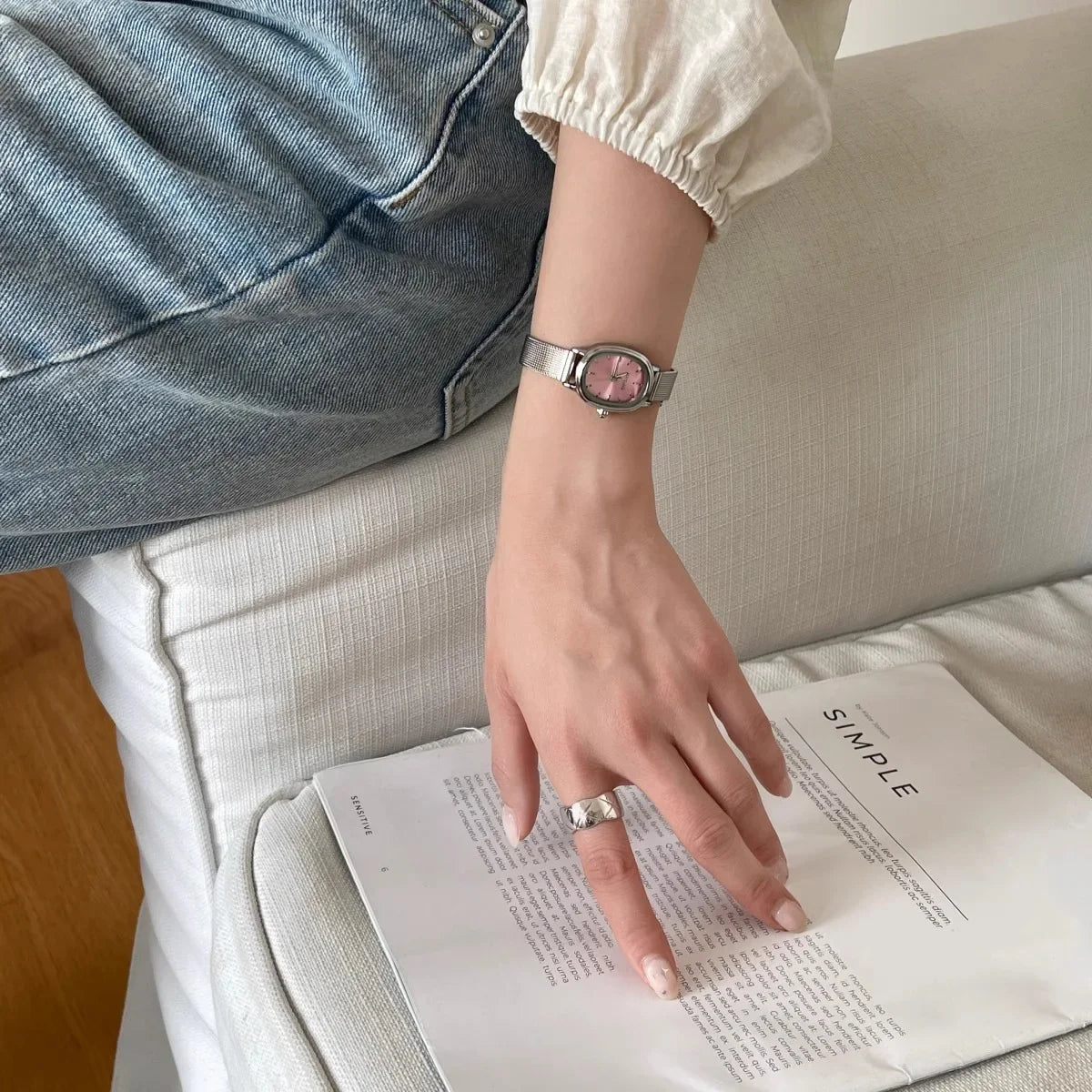 Women's Minimalist Sleek Wrist Watch