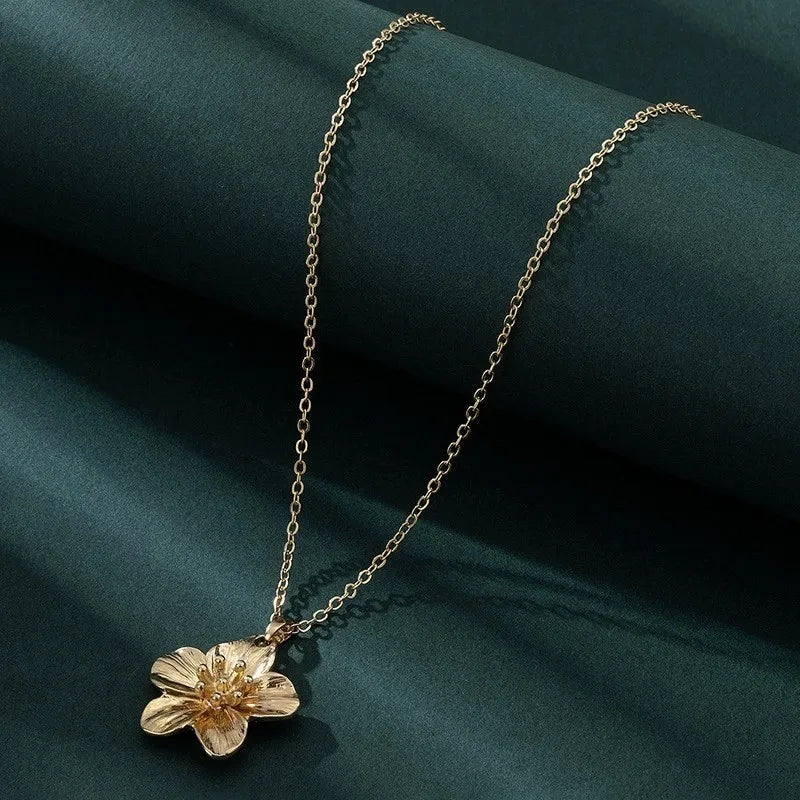 Women's Golden Rose Pendant Necklace