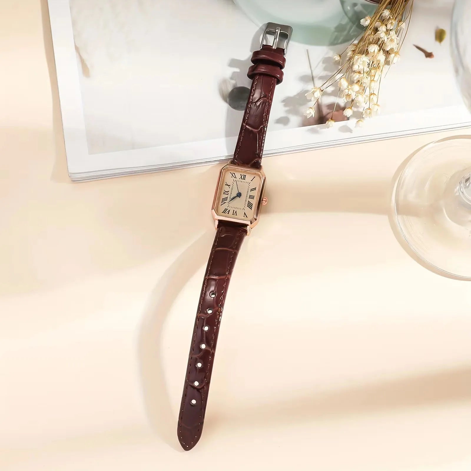 Women's Minimalist Leather Quartz Wrist Watch